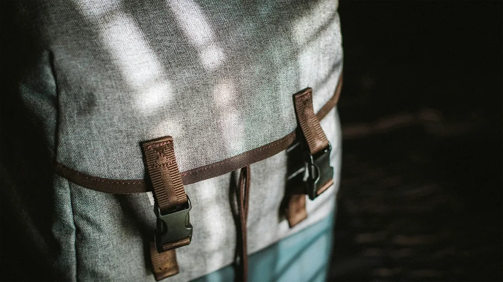 Survivalkit-rugtas klaar om mee te nemen bij evacuatie of noodsituatie