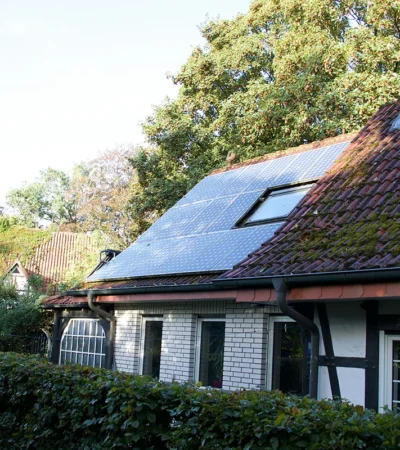 Zelfvoorzienend huis met zonnepanelen