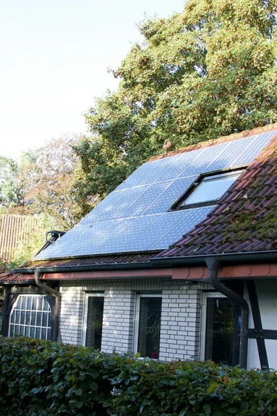 Zelfvoorzienend huis met zonnepanelen